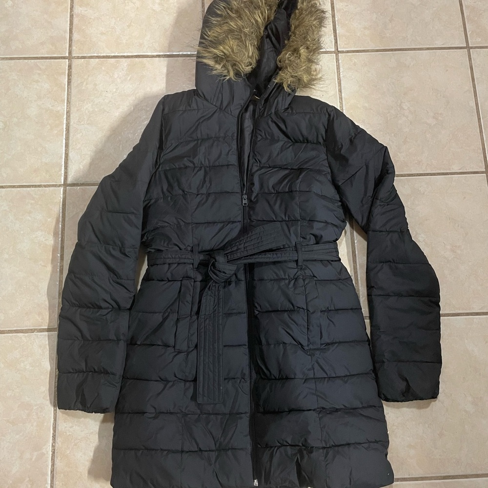 Hollister Women's Black Puffer Jacket with Faux Fur Hood